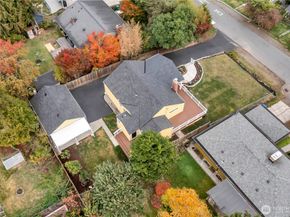 15543 11th Avenue NE, Shoreline WA 98155