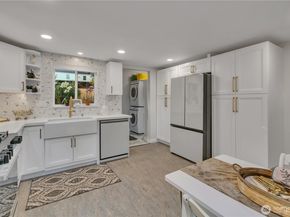 15543 11th Avenue NE, Shoreline WA 98155