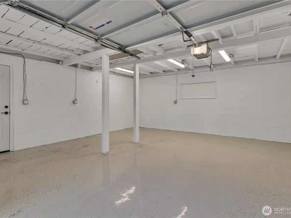 15543 11th Avenue NE, Shoreline WA 98155