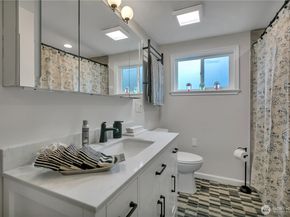 15543 11th Avenue NE, Shoreline WA 98155