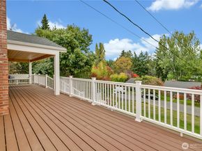 15543 11th Avenue NE, Shoreline WA 98155