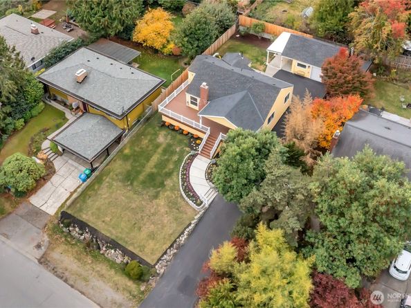 15543 11th Avenue NE, Shoreline WA 98155