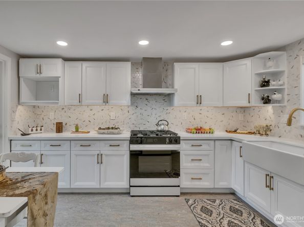 15543 11th Avenue NE, Shoreline WA 98155