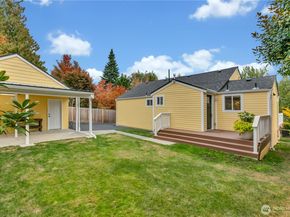 15543 11th Avenue NE, Shoreline WA 98155
