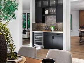 912 18th Avenue W, Kirkland WA 98033