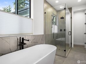 912 18th Avenue W, Kirkland WA 98033