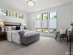 912 18th Avenue W, Kirkland WA 98033