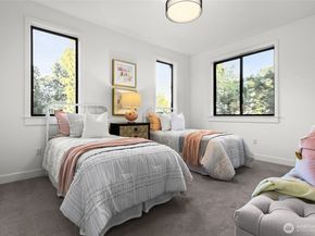 912 18th Avenue W, Kirkland WA 98033