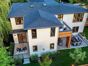 912 18th Avenue W, Kirkland WA 98033