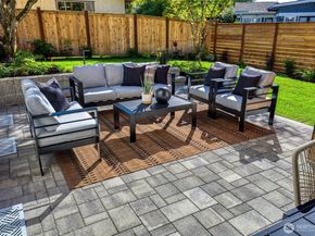 912 18th Avenue W, Kirkland WA 98033