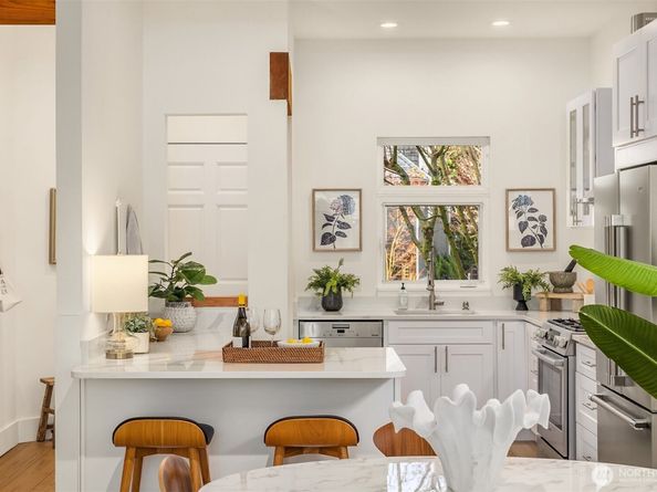 171 Wallace Way NE B, Bainbridge Island WA 98110