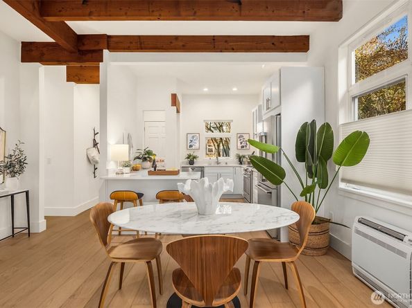 171 Wallace Way NE B, Bainbridge Island WA 98110