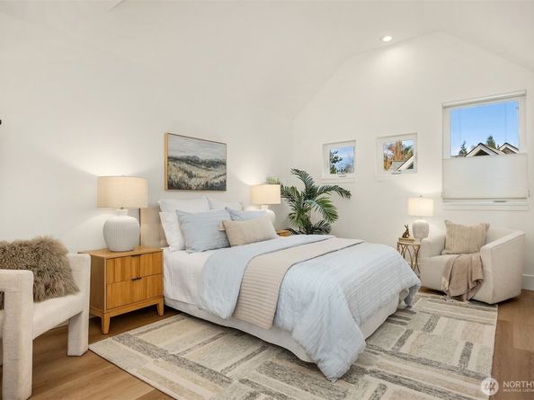 171 Wallace Way NE B, Bainbridge Island WA 98110