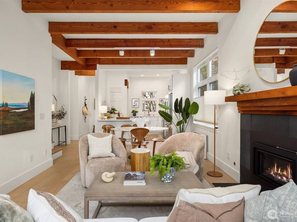 171 Wallace Way NE B, Bainbridge Island WA 98110