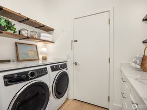 171 Wallace Way NE B, Bainbridge Island WA 98110