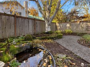 171 Wallace Way NE B, Bainbridge Island WA 98110