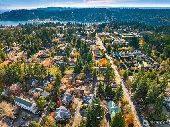 171 Wallace Way NE B, Bainbridge Island WA 98110