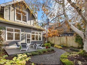 171 Wallace Way NE B, Bainbridge Island WA 98110