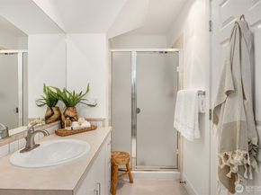 171 Wallace Way NE B, Bainbridge Island WA 98110