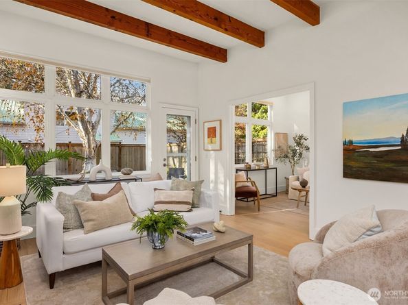 171 Wallace Way NE B, Bainbridge Island WA 98110