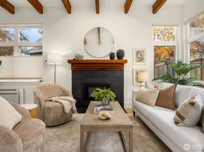 171 Wallace Way NE B, Bainbridge Island WA 98110