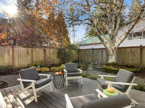 171 Wallace Way NE B, Bainbridge Island WA 98110