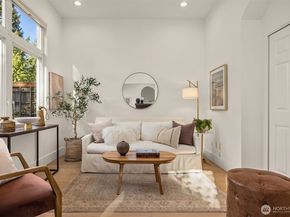 171 Wallace Way NE B, Bainbridge Island WA 98110