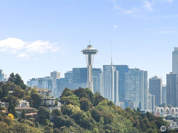 1964 26th Avenue W 203, Seattle WA 98199