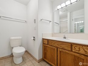 1964 26th Avenue W 203, Seattle WA 98199