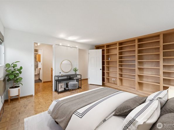 1964 26th Avenue W 203, Seattle WA 98199