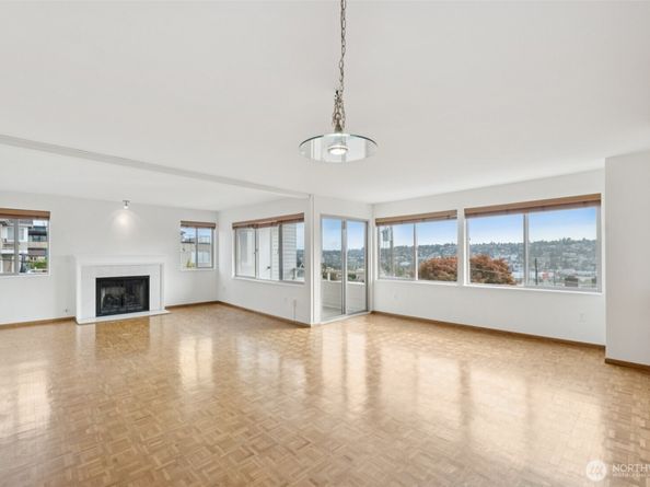1964 26th Avenue W 203, Seattle WA 98199