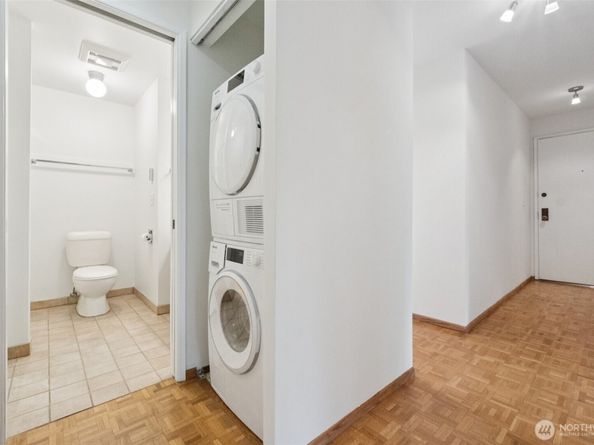 1964 26th Avenue W 203, Seattle WA 98199