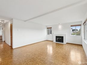 1964 26th Avenue W 203, Seattle WA 98199