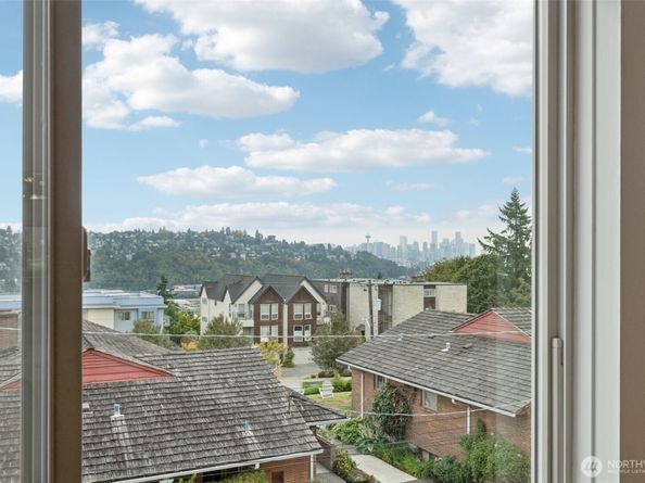 1964 26th Avenue W 203, Seattle WA 98199