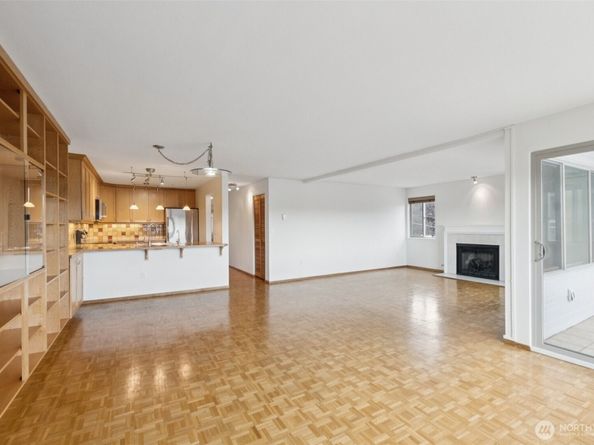 1964 26th Avenue W 203, Seattle WA 98199