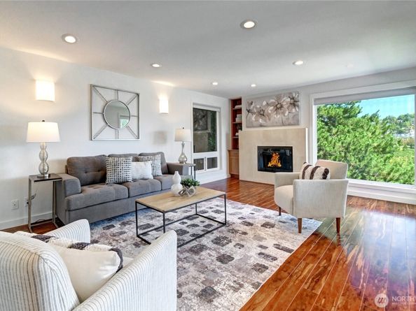 2636 22nd Avenue W 203, Seattle WA 98199