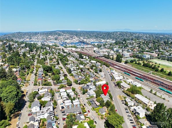 2636 22nd Avenue W 203, Seattle WA 98199