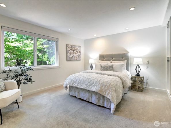 2636 22nd Avenue W 203, Seattle WA 98199