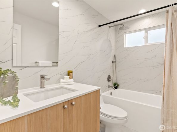 9109 NE 141st Pl, Kirkland WA 98034