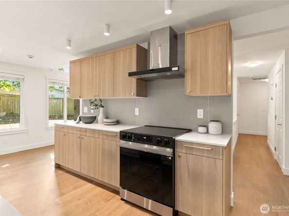 9109 NE 141st Pl, Kirkland WA 98034