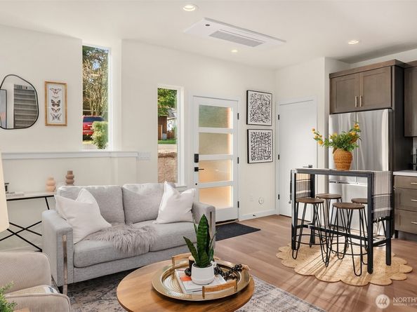 12002 20th Street NE 3, Seattle WA 98125