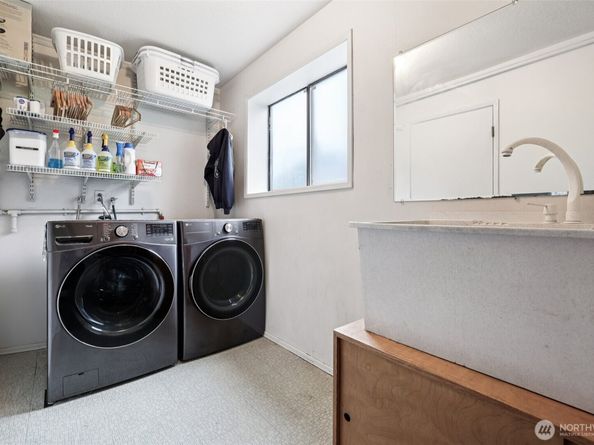 16812 174th Avenue NE, Woodinville WA 98072