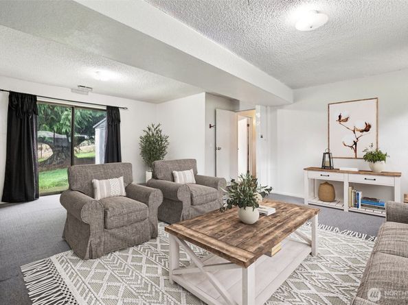 16812 174th Avenue NE, Woodinville WA 98072