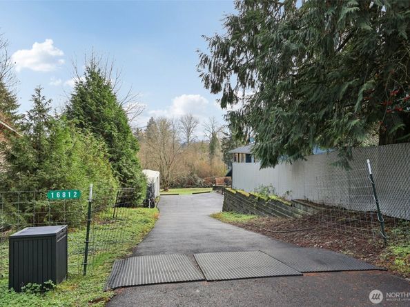 16812 174th Avenue NE, Woodinville WA 98072