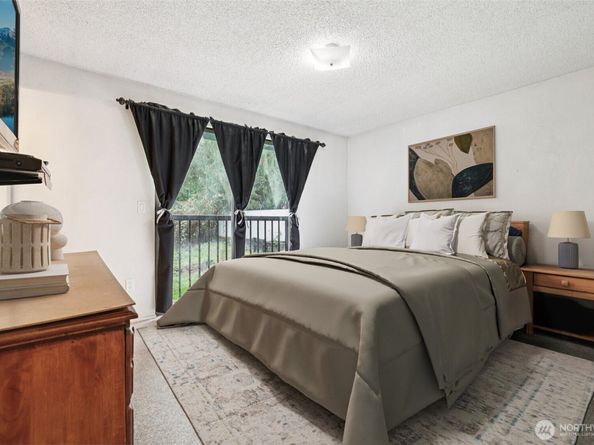 16812 174th Avenue NE, Woodinville WA 98072