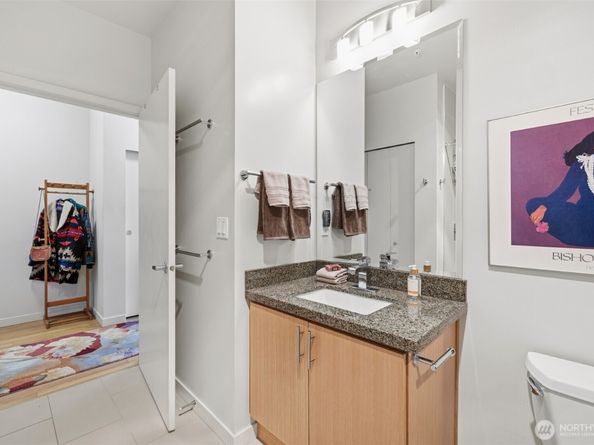 15100 6th Avenue SW 723, Burien WA 98166