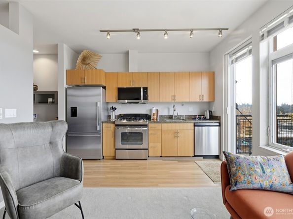 15100 6th Avenue SW 723, Burien WA 98166