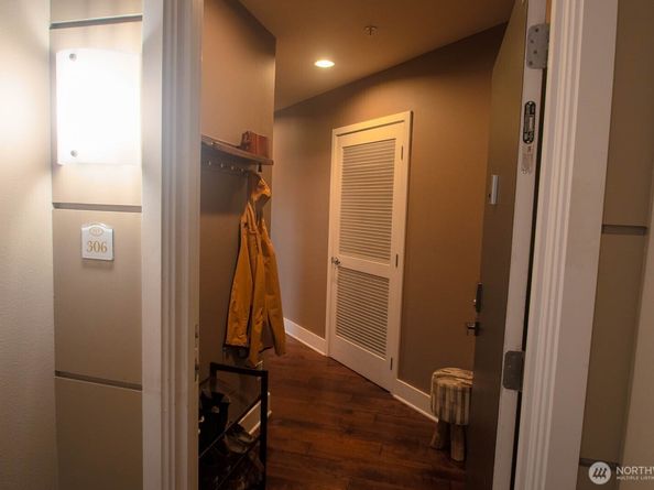 220 1st Street 306, Kirkland WA 98033