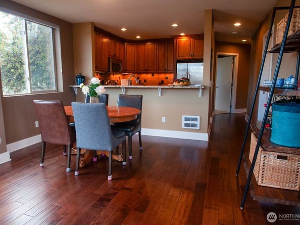 220 1st Street 306, Kirkland WA 98033