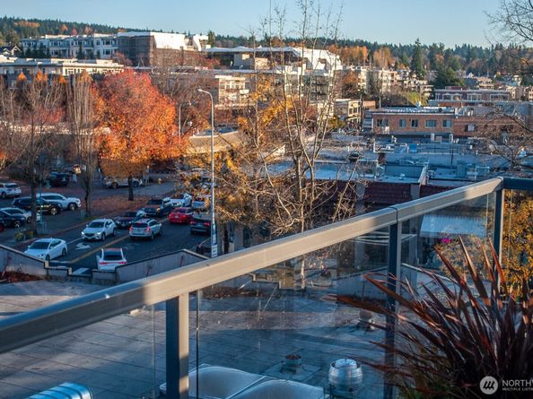 220 1st Street 306, Kirkland WA 98033